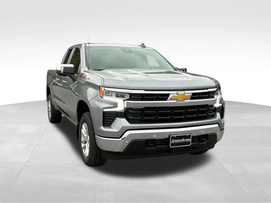 2026 Chevrolet Silverado 1500 LT photo 1