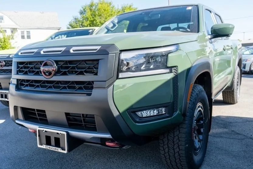 2026 Nissan Frontier Crew Cab PRO-4X photo 1