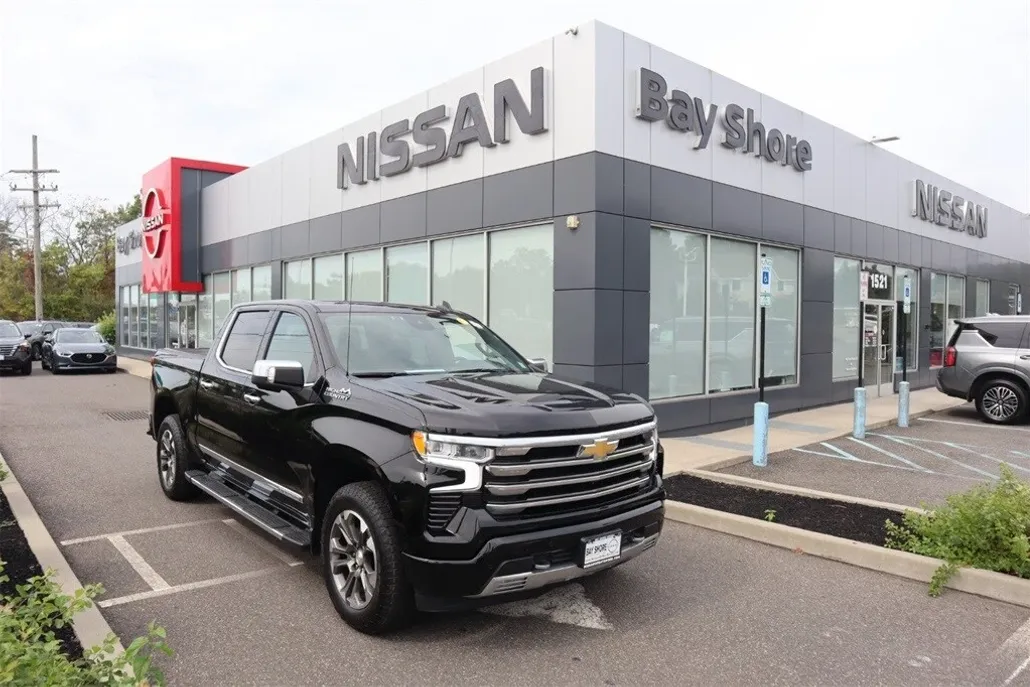 2023 Chevrolet Silverado 1500 High Country photo 1
