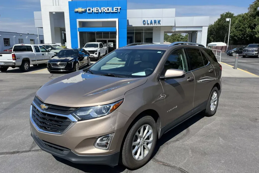 2018 Chevrolet Equinox LT photo 1