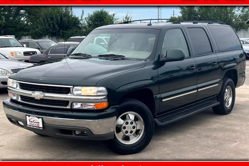 2003 Chevrolet Suburban LT photo 1