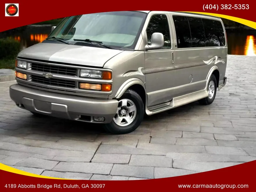 2002 Chevrolet Express Van 1500 photo 1