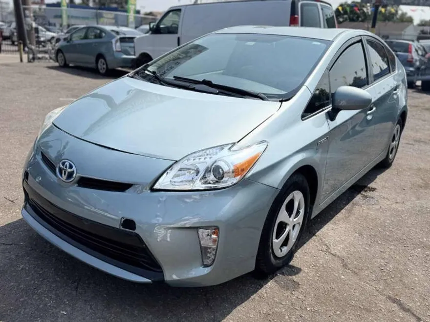 2012 Toyota Prius Four photo 1