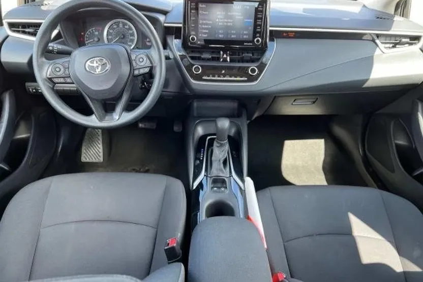 2022 Toyota Corolla LE photo 1