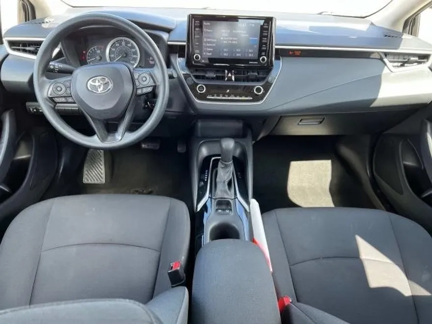 2022 Toyota Corolla LE photo 1