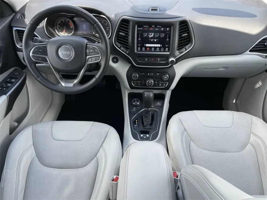 2021 Jeep Cherokee Latitude Lux photo 1