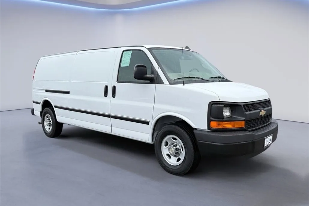2016 Chevrolet Express 3500 photo 1