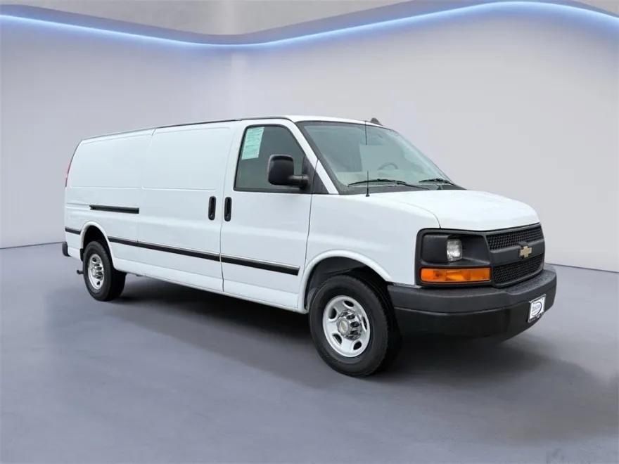 2016 Chevrolet Express 3500 photo 1