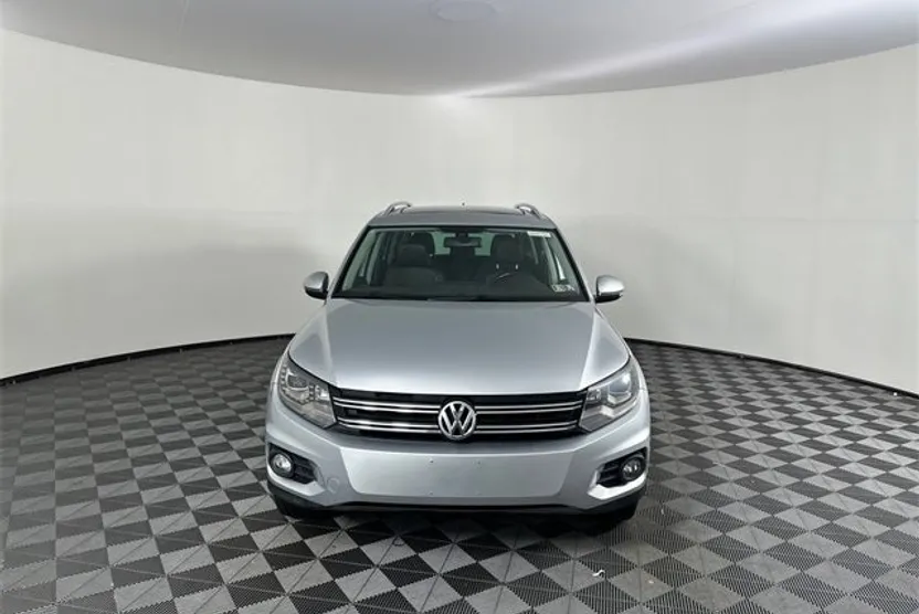 2016 Volkswagen Tiguan SE photo 1