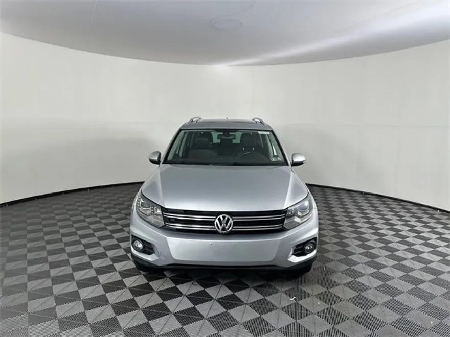2016 Volkswagen Tiguan SE photo 1