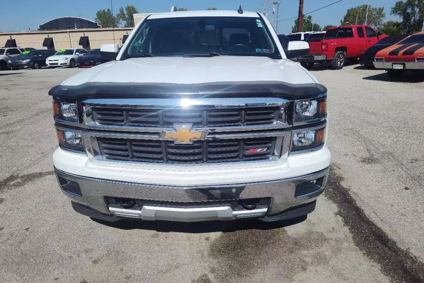 2015 Chevrolet Silverado 1500 LT photo 1
