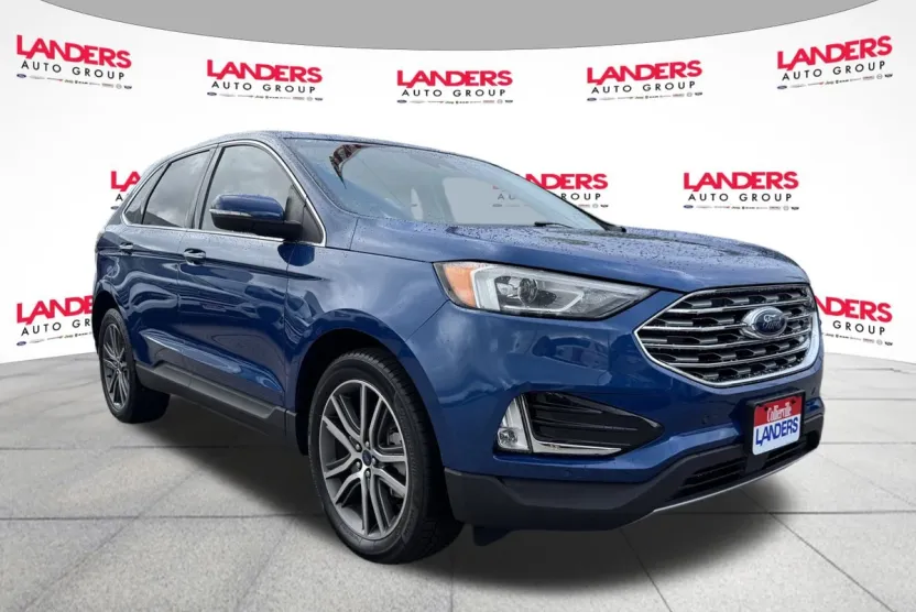 2022 Ford Edge Titanium photo 1