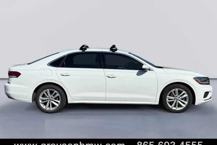 2020 Volkswagen Passat 2.0T SE photo 1