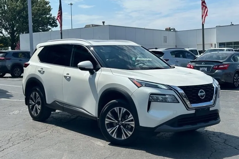2021 Nissan Rogue SV photo 1