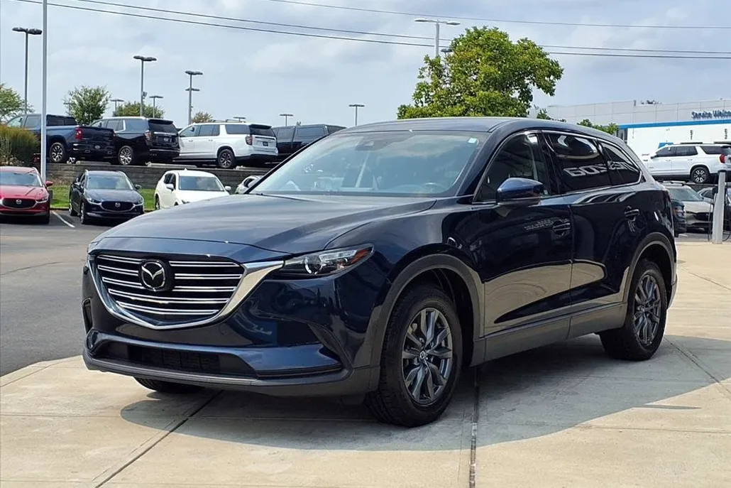 2022 Mazda CX-9 Touring photo 1