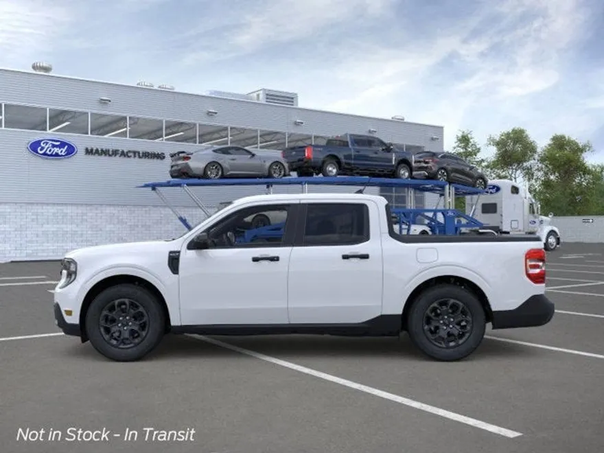 2025 Ford Maverick XLT photo 1