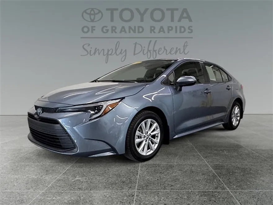 2024 Toyota Corolla Hybrid LE photo 1