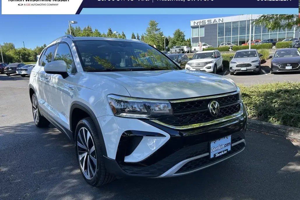 2023 Volkswagen Taos SE photo 1