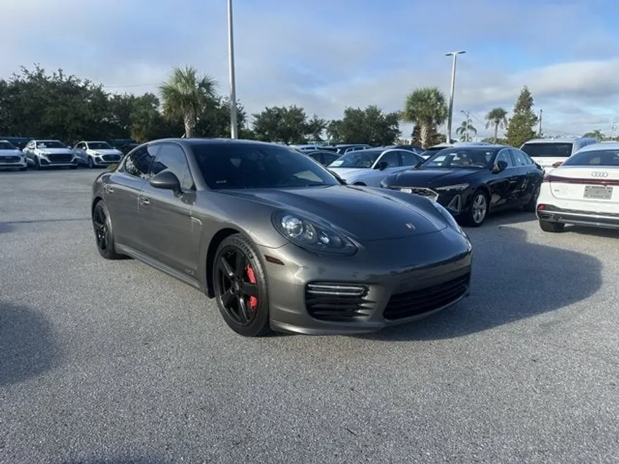 2015 Porsche Panamera GTS photo 1
