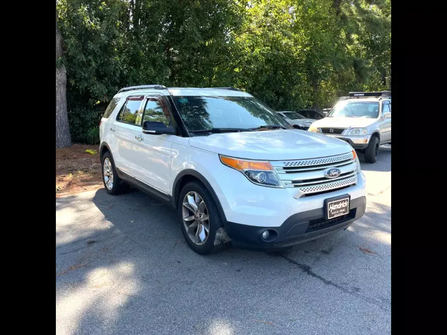2015 Ford Explorer XLT photo 1
