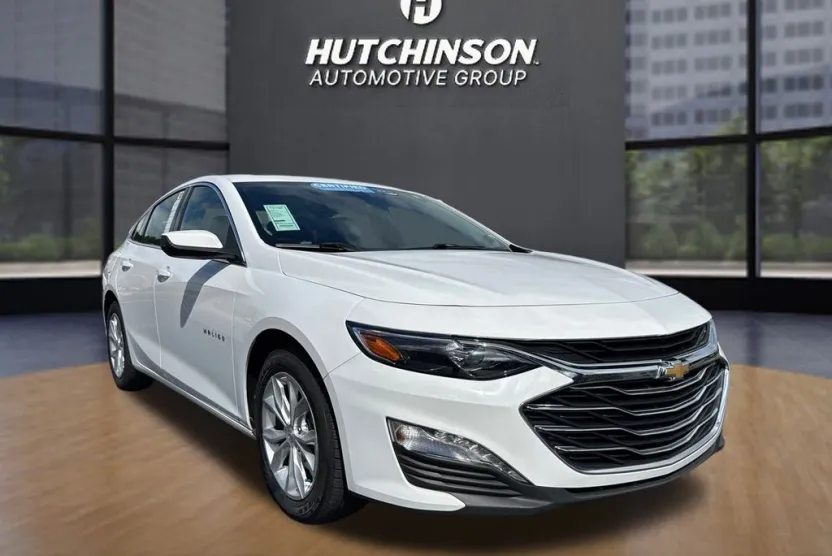 2024 Chevrolet Malibu 1LT photo 1