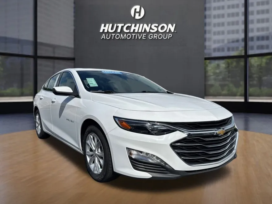 2024 Chevrolet Malibu 1LT photo 1