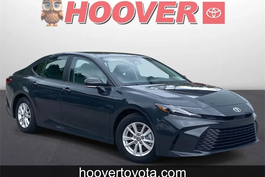 2025 Toyota Camry LE photo 1