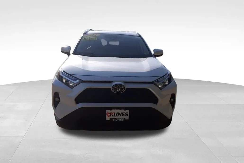 2024 Toyota RAV4 XLE Premium photo 1