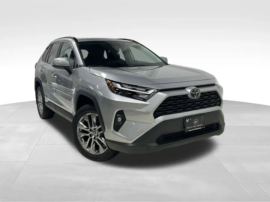 2022 Toyota RAV4 XLE Premium photo 1