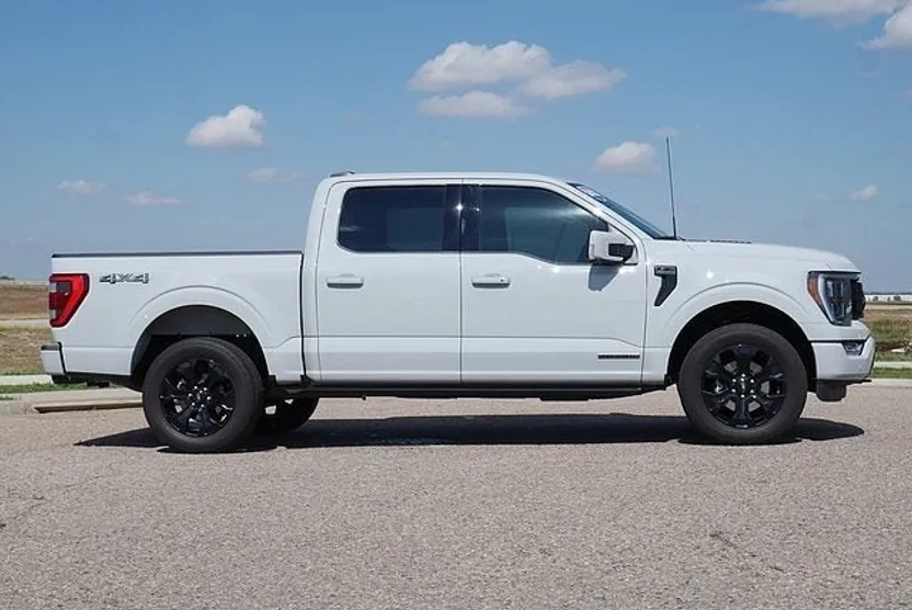 2023 Ford F-150 Lariat photo 1