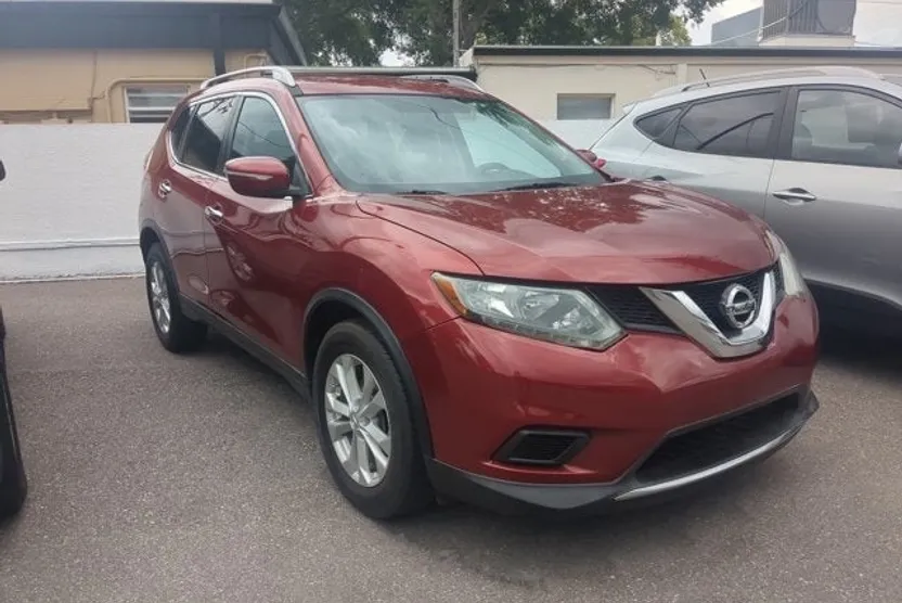 2014 Nissan Rogue SV photo 1