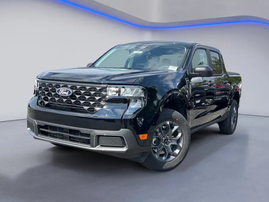 2025 Ford Maverick XLT photo 1
