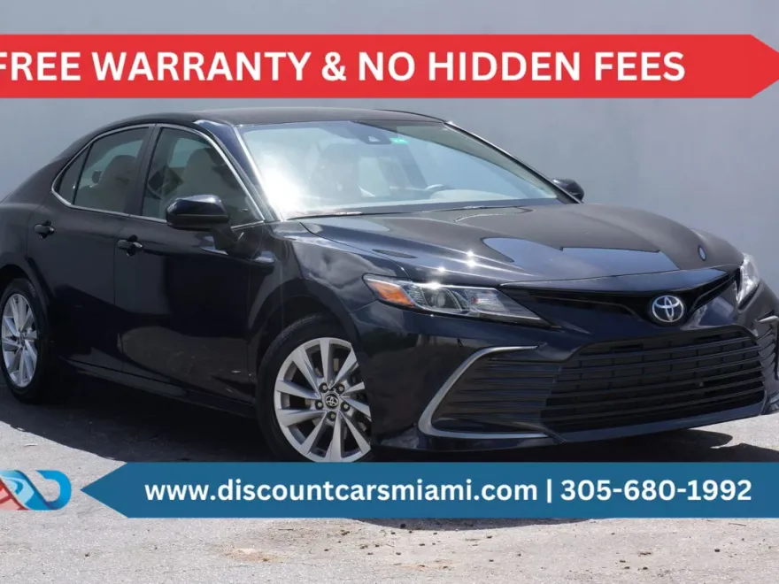2021 Toyota Camry LE photo 1