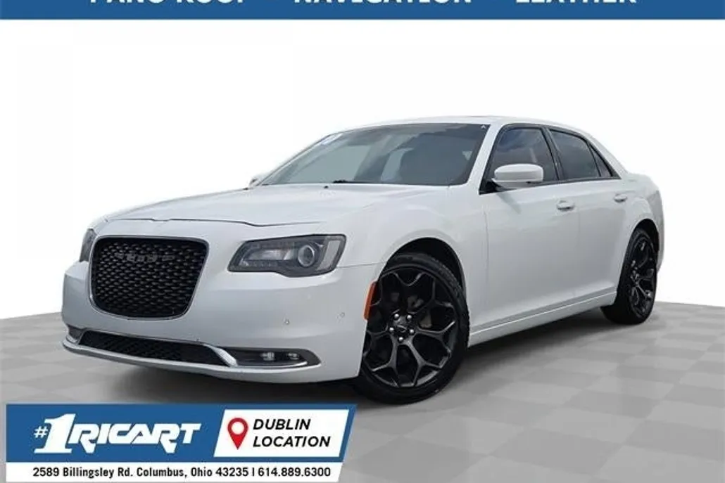 2020 Chrysler 300 photo 1