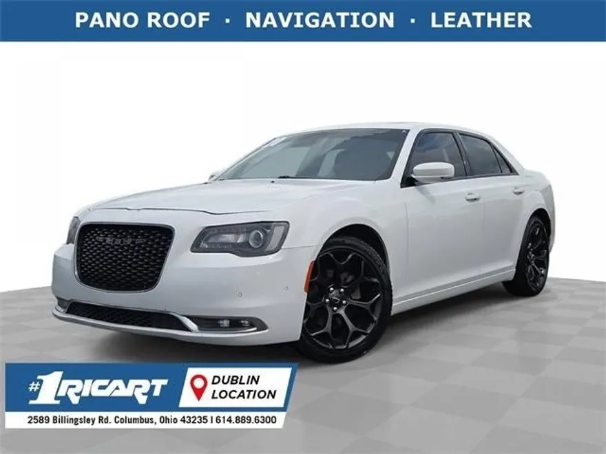 2020 Chrysler 300 photo 1