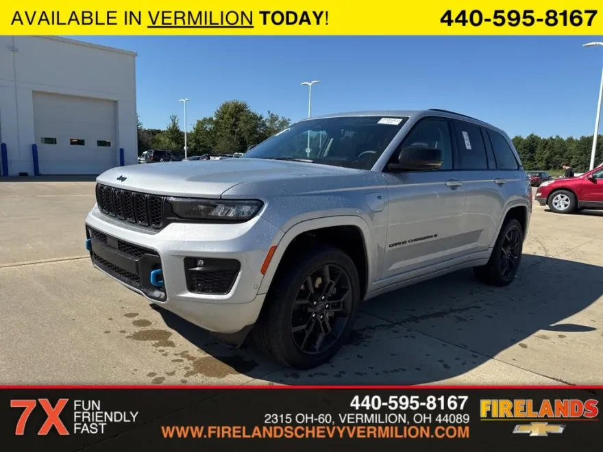 2023 Jeep Cherokee 80th Anniversary Edition photo 1