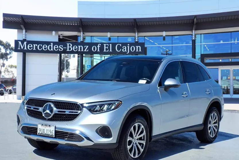 2025 Mercedes Benz GLC 300 photo 1