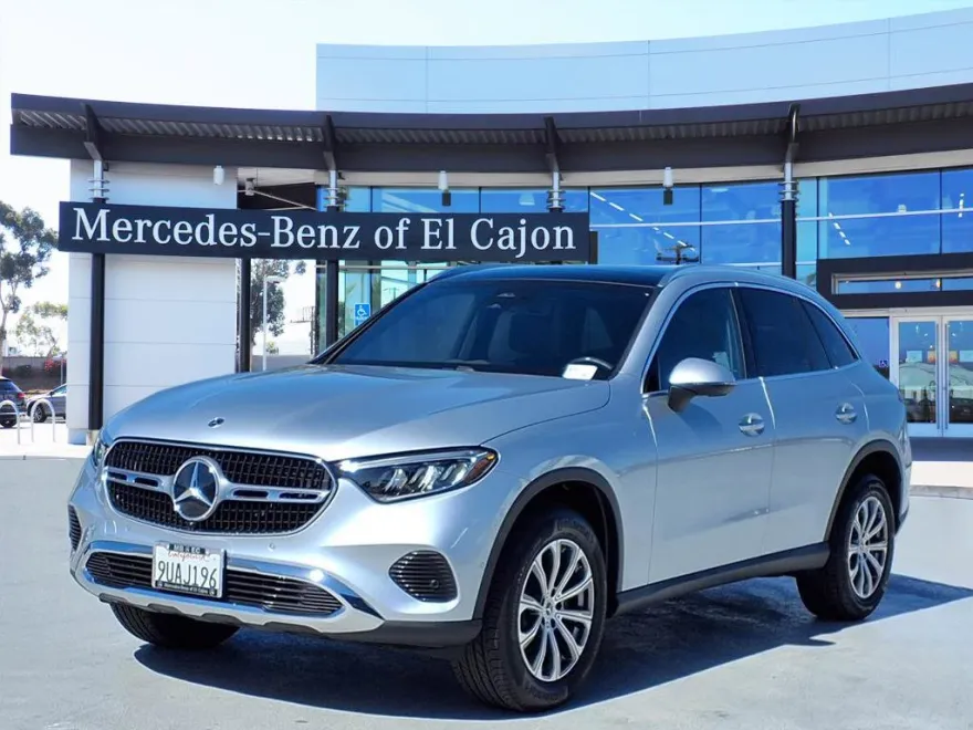 2025 Mercedes Benz GLC 300 photo 1