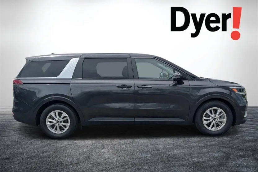2023 Kia Carnival LX photo 1