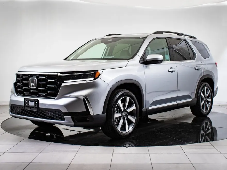2025 Honda Pilot Touring photo 1