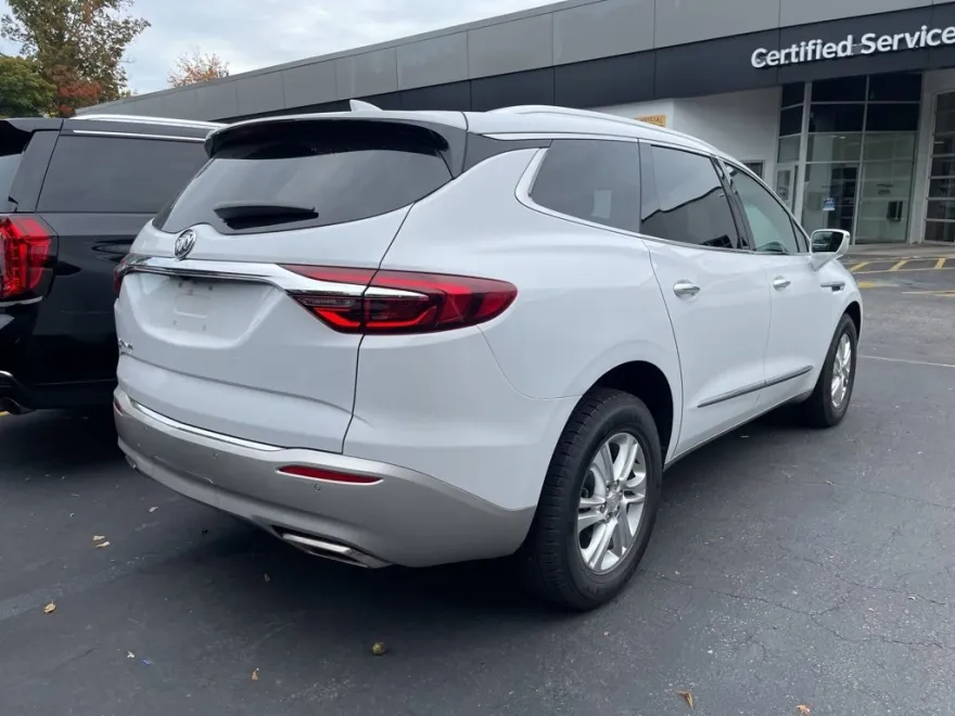 2020 Buick Enclave Essence photo 1