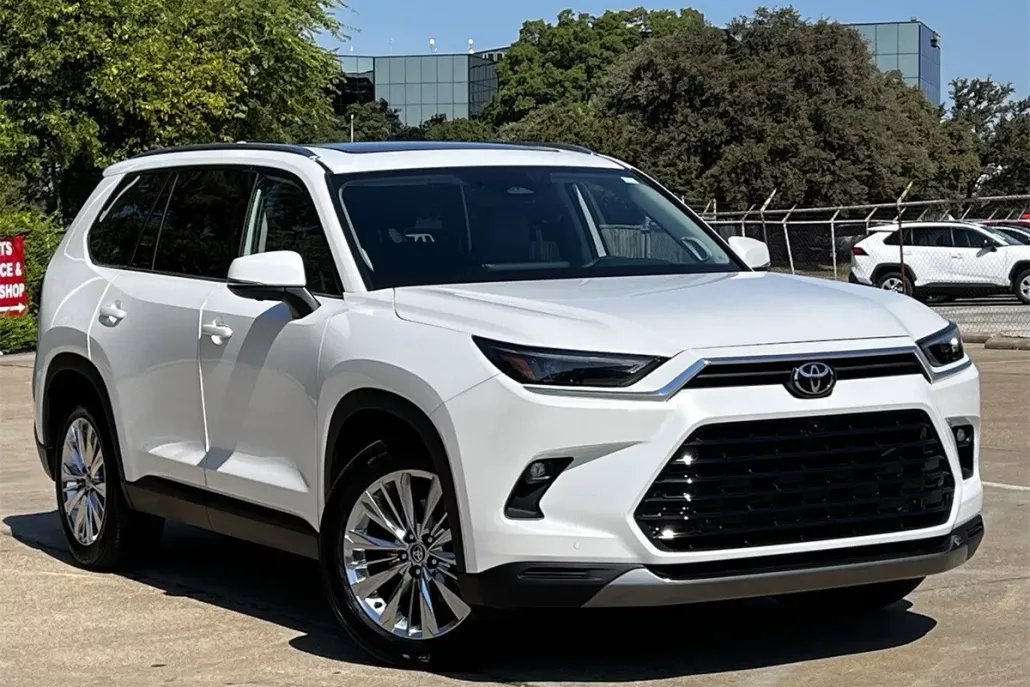 2025 Toyota Grand Highlander Limited photo 1