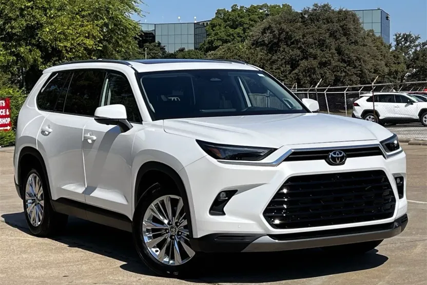 2025 Toyota Grand Highlander Limited photo 1