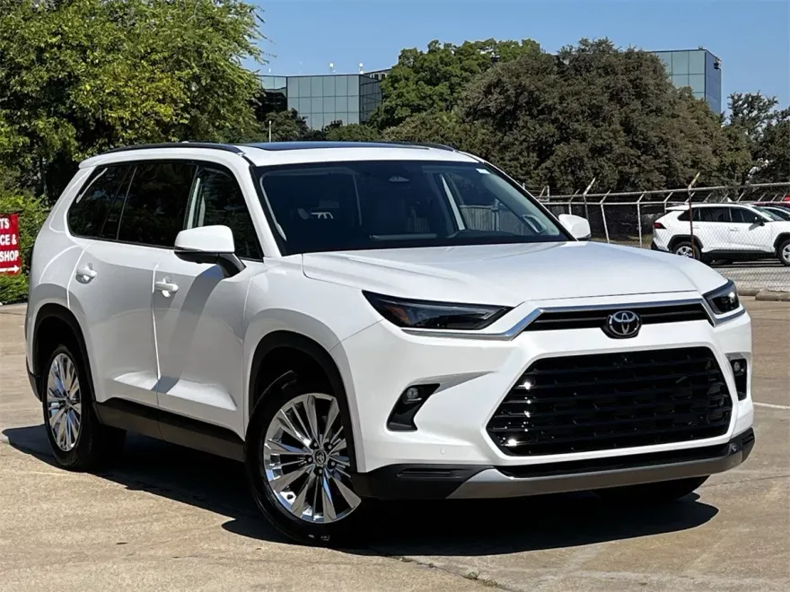 2025 Toyota Grand Highlander Limited photo 1