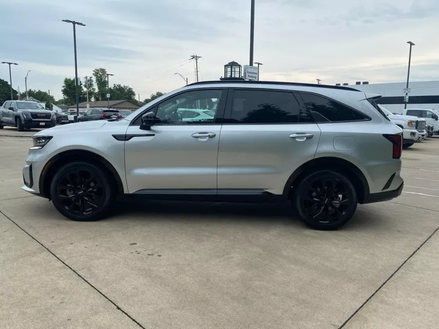 2022 Kia Sorento SX photo 1