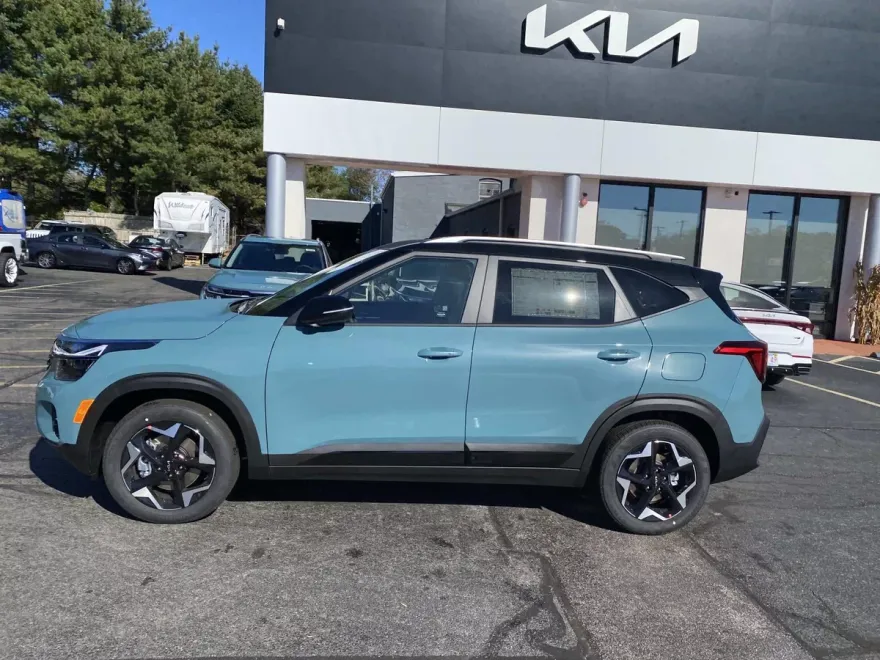 2026 Kia Seltos S photo 1