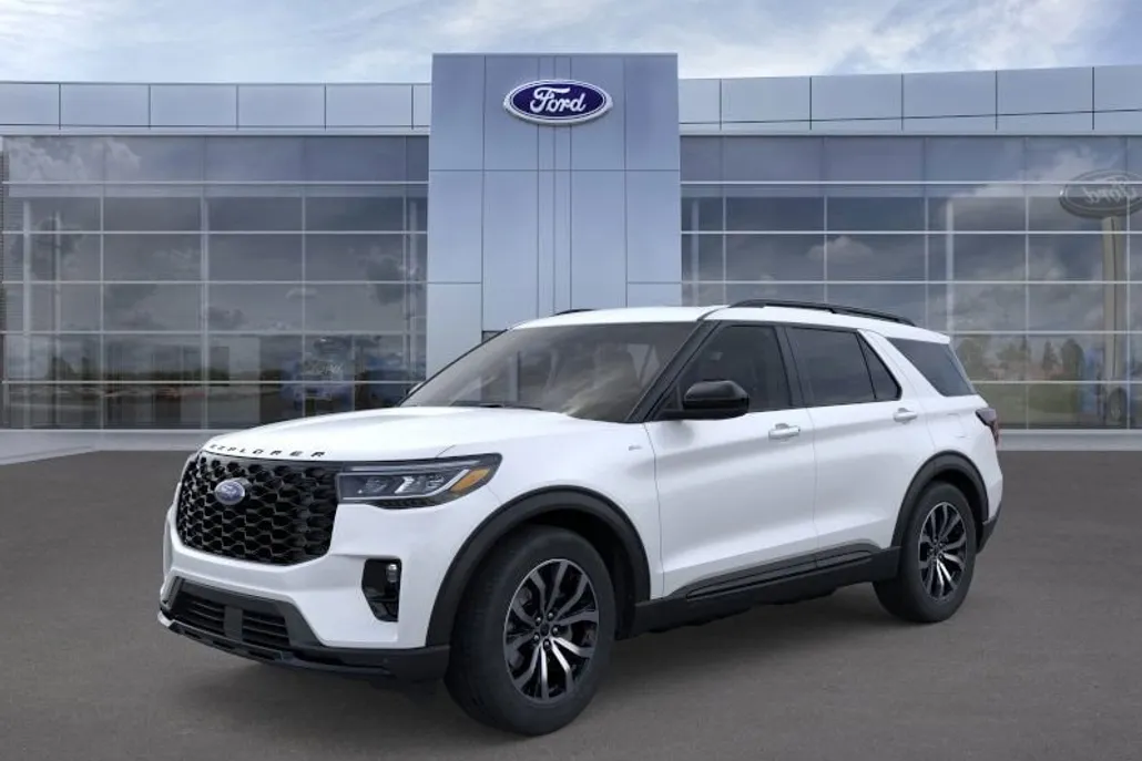 2025 Ford Explorer ST-Line photo 1