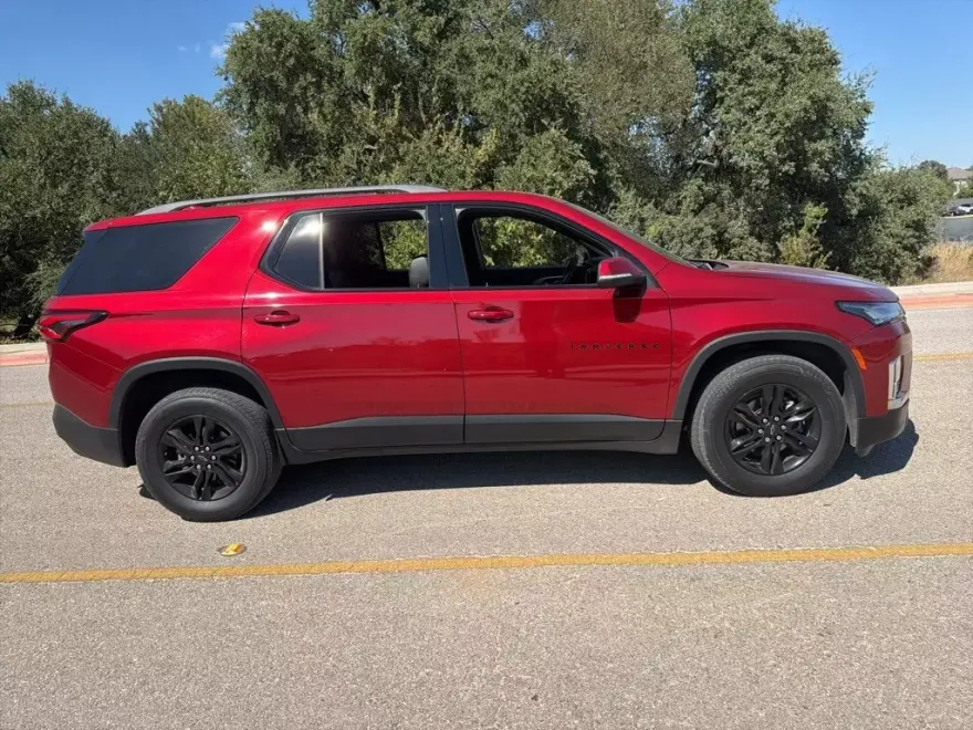 2023 Chevrolet Traverse Leather photo 1