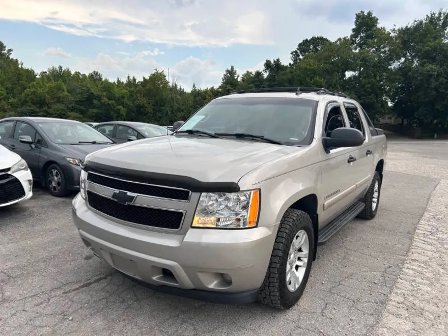 2007 Chevrolet Avalanche LS photo 1