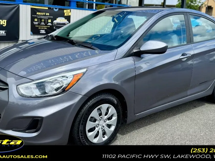2017 Hyundai Accent SE photo 1